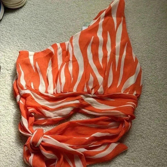 H&M Orange and White Crop Top - Picture 3 of 3
